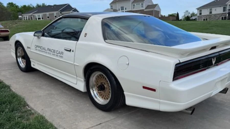 1989 Pontiac Firebird Trans Am 3rd Gen - Image 2 of 31