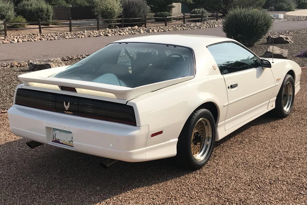 1989 Pontiac Firebird Trans Am 3rd Gen - Image 9 of 31