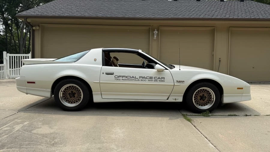 1989 Pontiac Firebird Trans Am 3rd Gen - Image 2 of 20