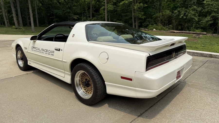 1989 Pontiac Firebird Trans Am 3rd Gen - Image 7 of 20
