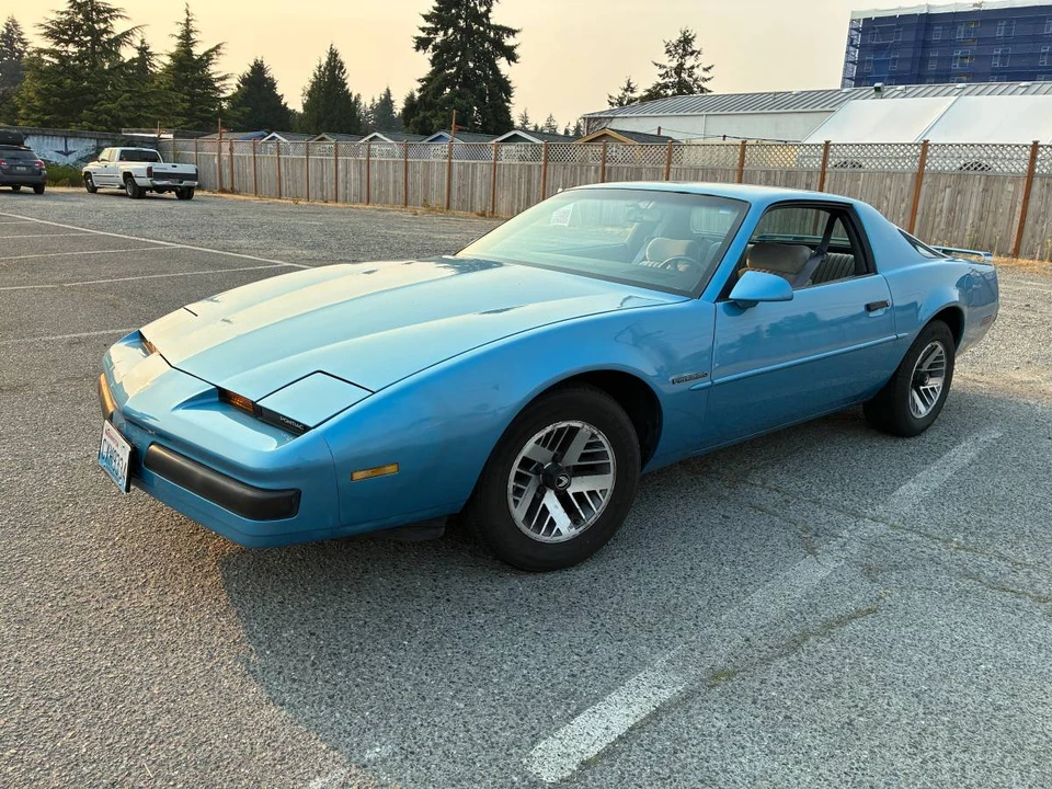 1989 Pontiac Firebird 3rd Gen - Image 4 of 12