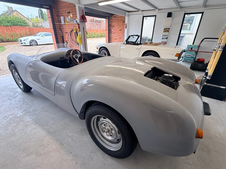 1989 Porsche 550 - Image 2 of 30