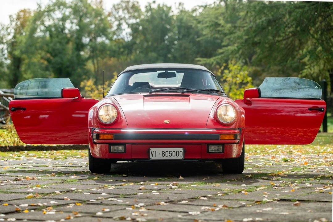 1990 Porsche 911 Carrera 3.2 - Image 18 of 31