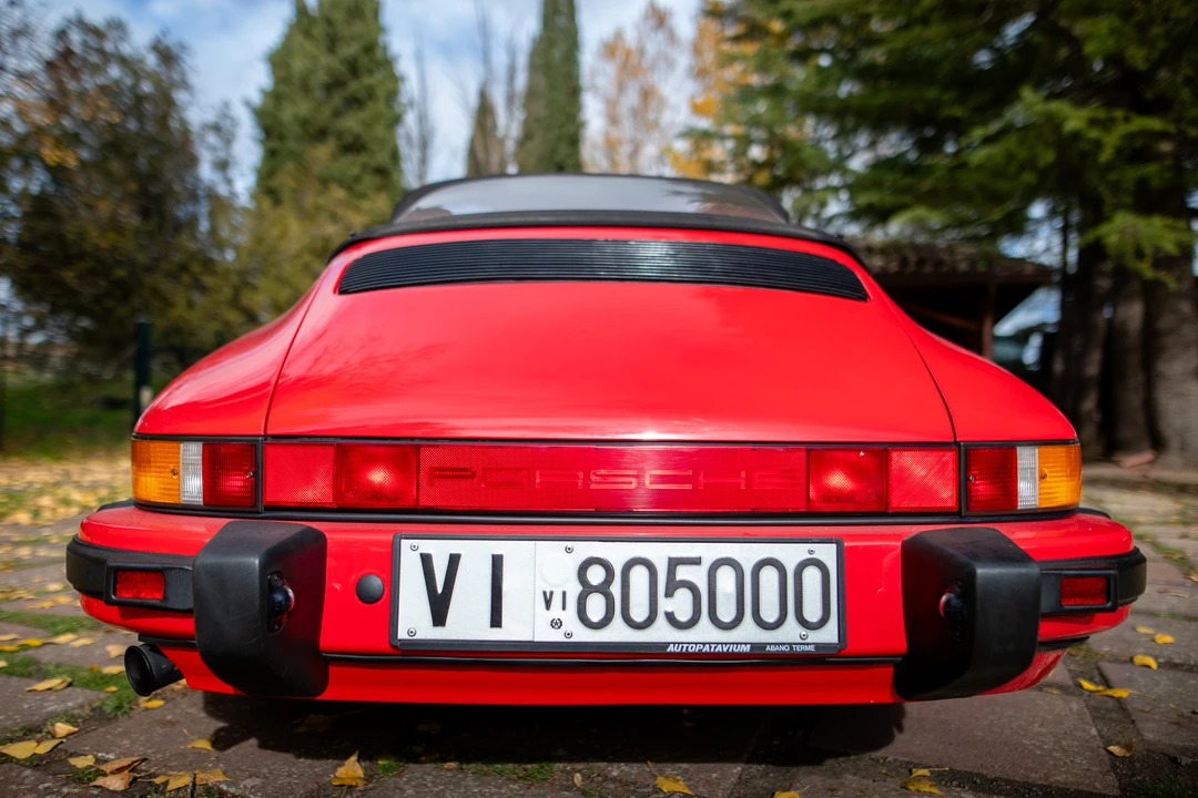 1990 Porsche 911 Carrera 3.2 - Image 22 of 31