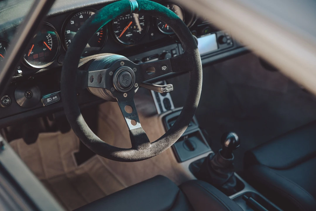 1989 Porsche 964 Carrera 4 - Image 4 of 31