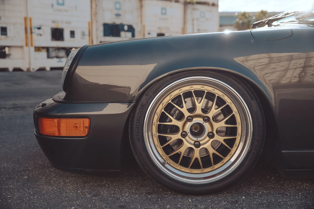 1989 Porsche 964 Carrera 4 - Image 11 of 31