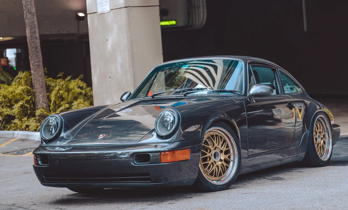 1989 Porsche 964 Carrera 4 - Image 17 of 31