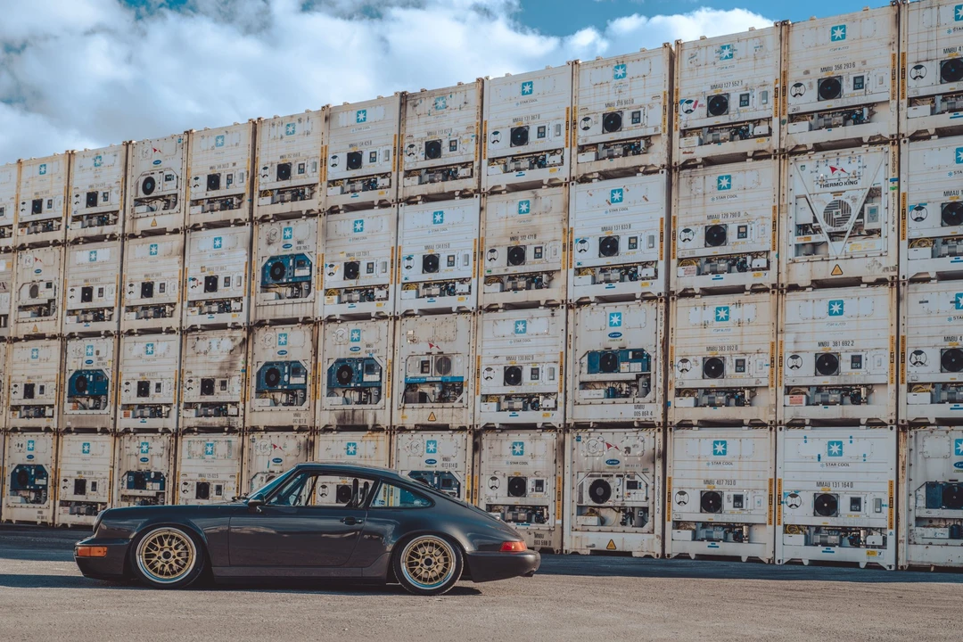 1989 Porsche 964 Carrera 4 - Image 25 of 31