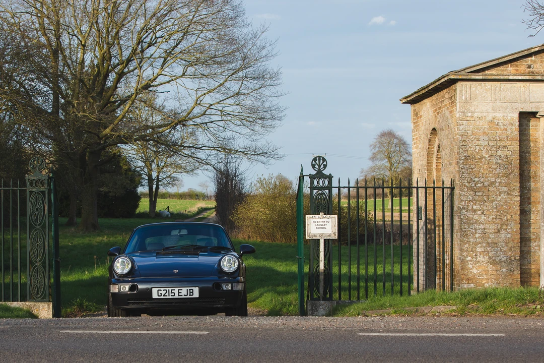1989 Porsche 964 Carrera 4 - Image 10 of 31