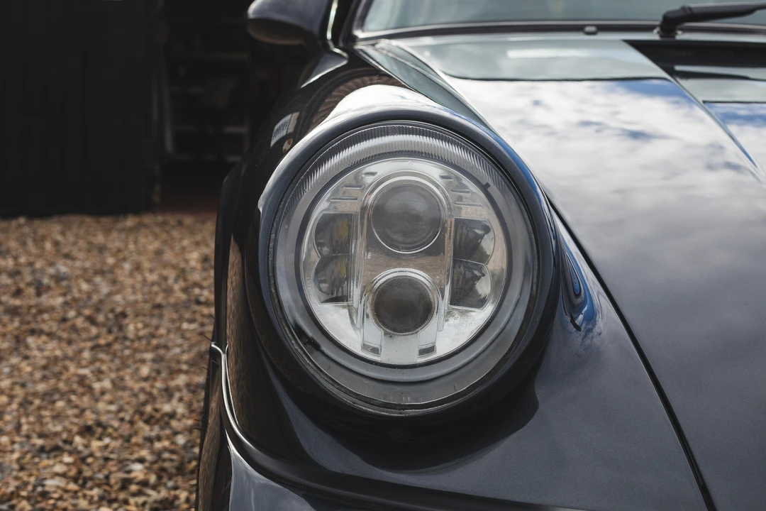 1989 Porsche 964 Carrera 4 - Image 18 of 31