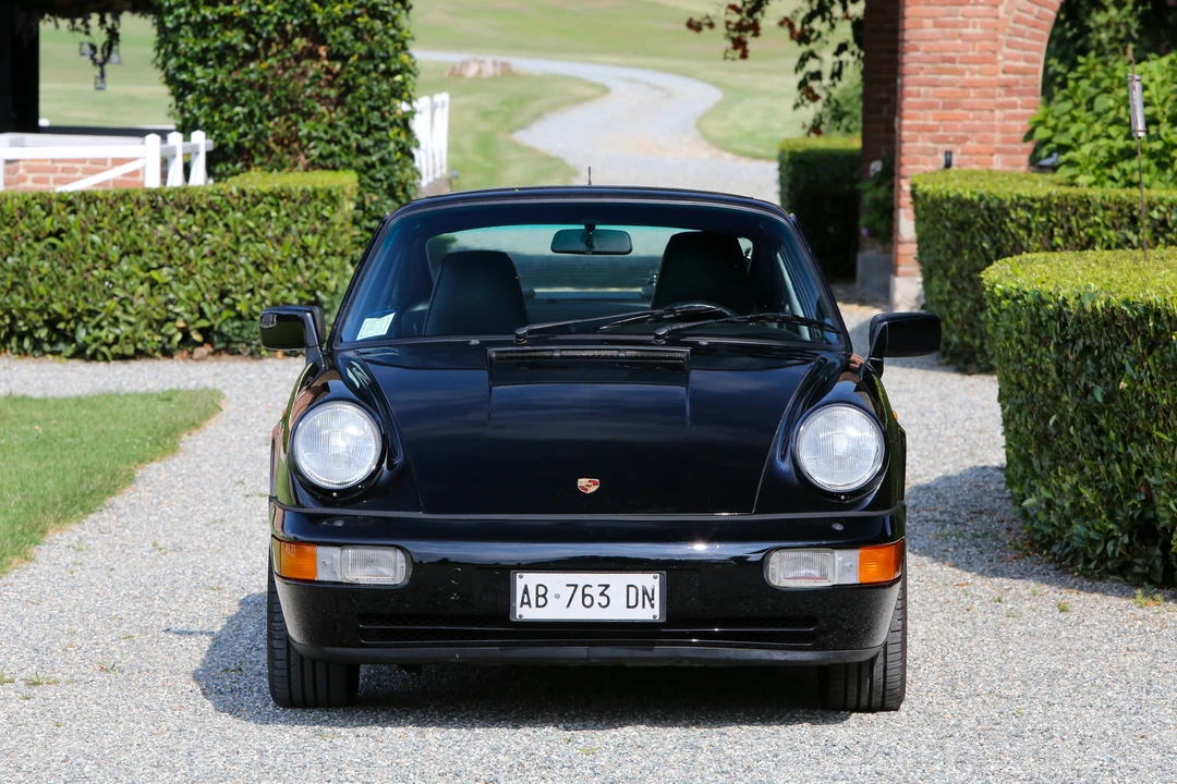 1989 Porsche 964 Carrera 4 - Image 11 of 30