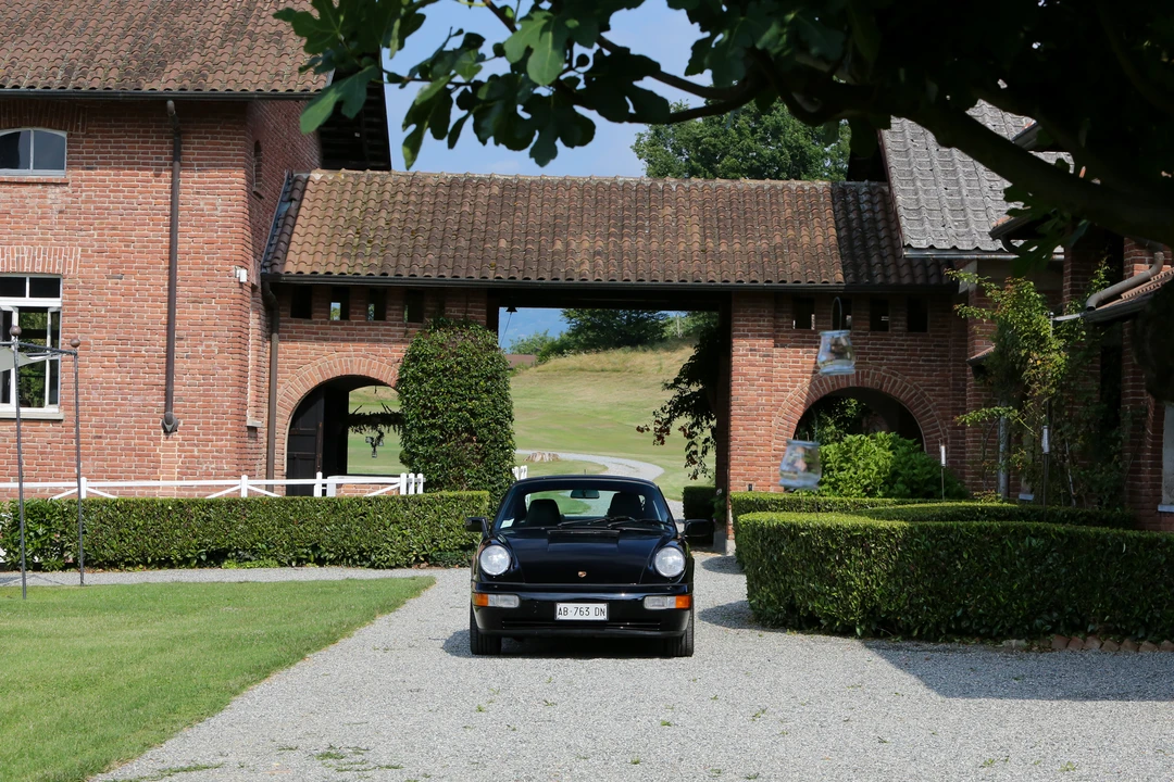 1989 Porsche 964 Carrera 4 - Image 13 of 30