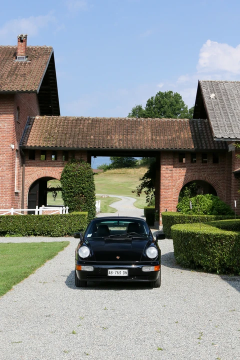 1989 Porsche 964 Carrera 4 - Image 16 of 30