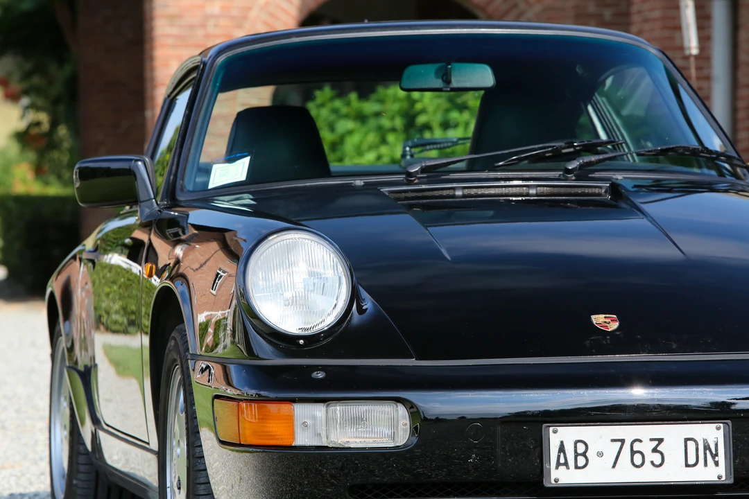 1989 Porsche 964 Carrera 4 - Image 18 of 30