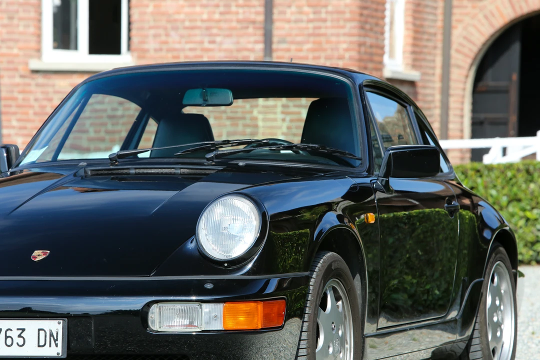 1989 Porsche 964 Carrera 4 - Image 25 of 30
