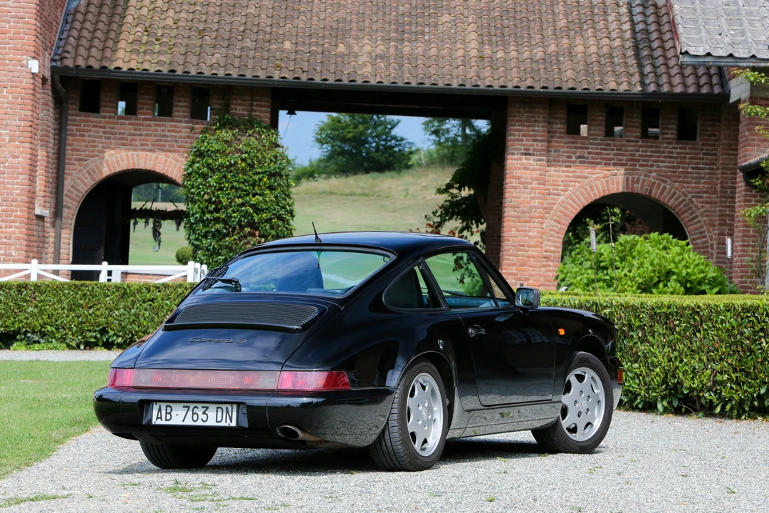 1989 Porsche 964 Carrera 4 - Image 4 of 30