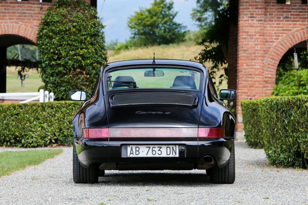 1989 Porsche 964 Carrera 4 - Image 5 of 30