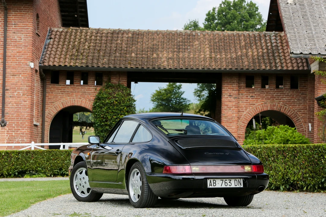1989 Porsche 964 Carrera 4 - Image 6 of 30