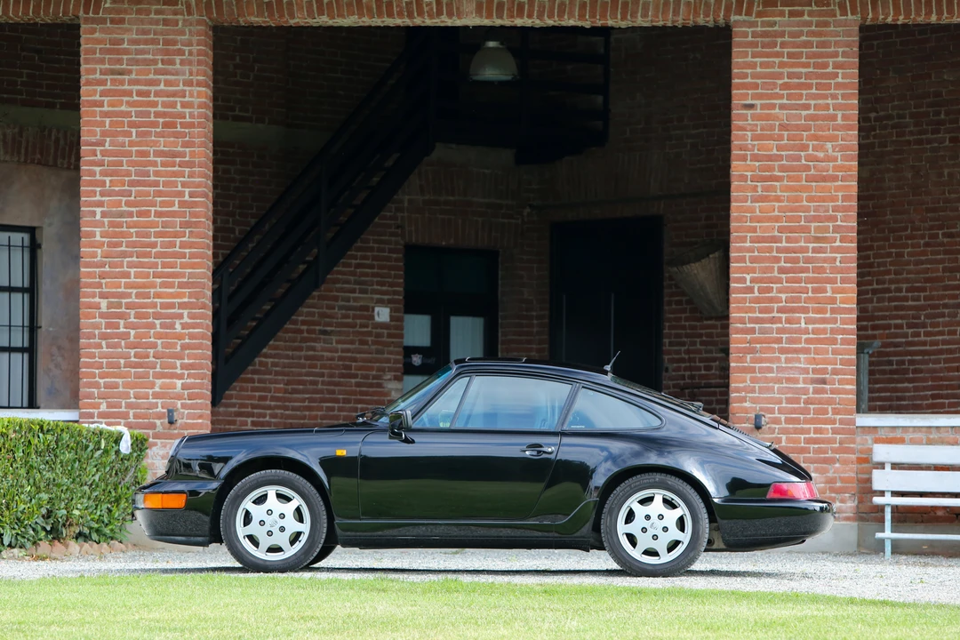 1989 Porsche 964 Carrera 4 - Image 7 of 30