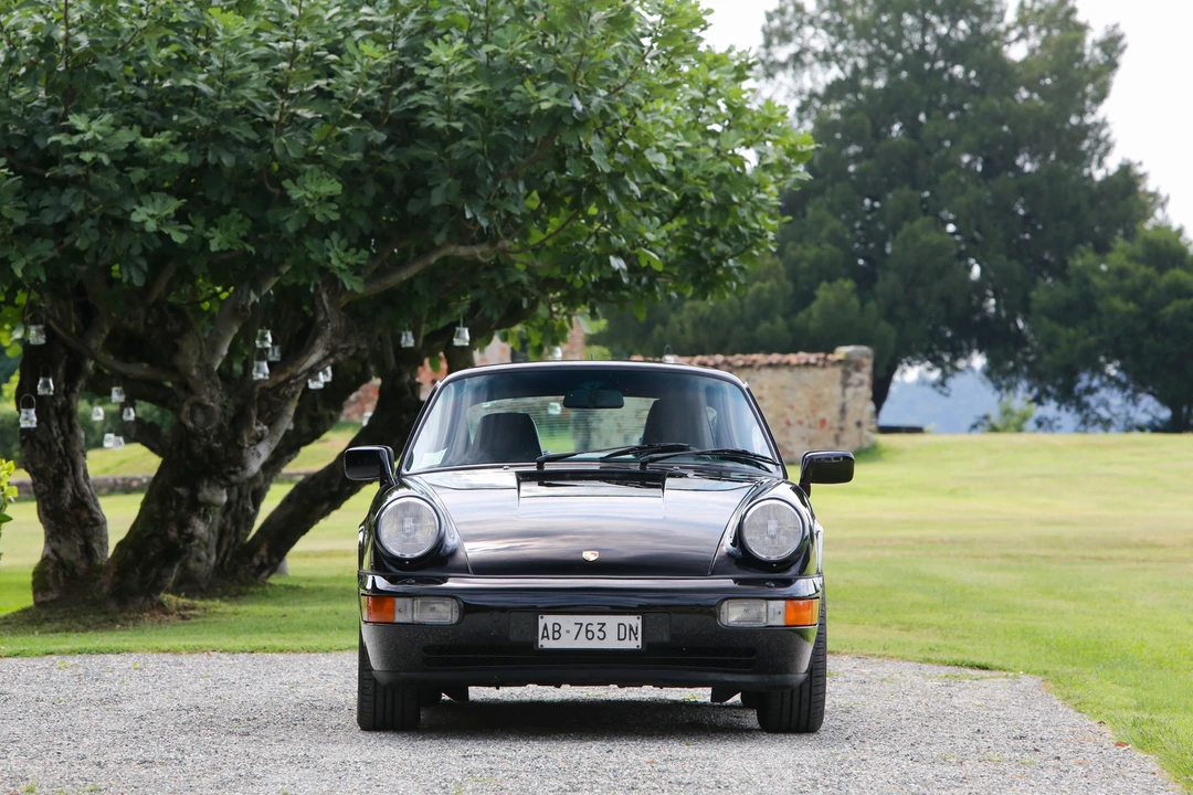 1989 Porsche 964 Carrera 4 - Image 9 of 30