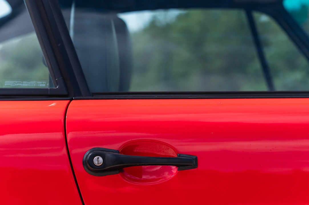1989 Porsche 964 Carrera 4 - Image 27 of 31