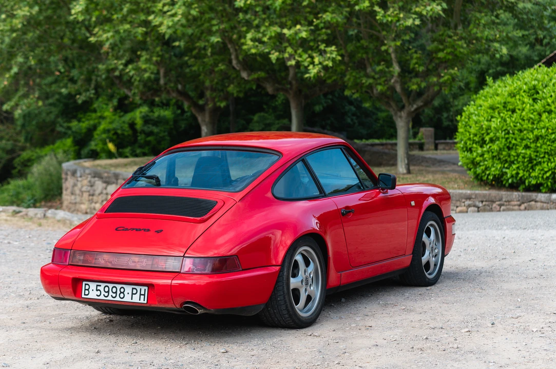 1989 Porsche 964 Carrera 4 - Image 7 of 31