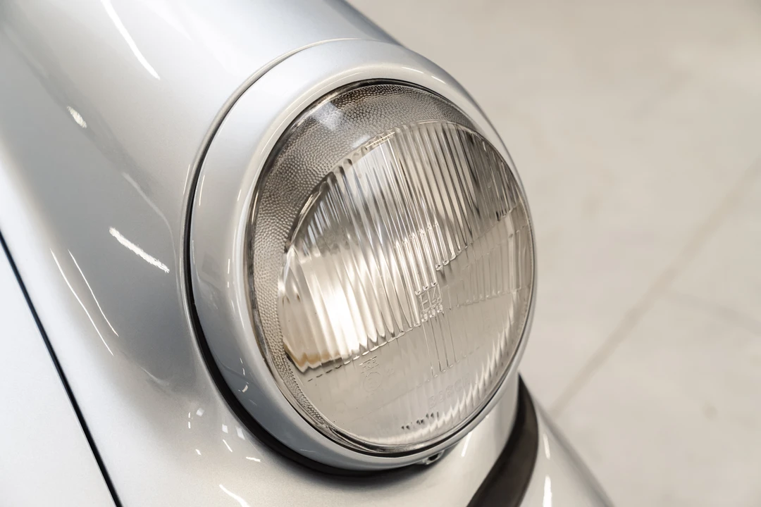 1989 Porsche 964 Carrera 4 - Image 14 of 31