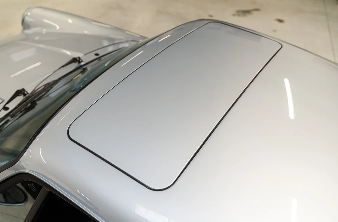1989 Porsche 964 Carrera 4 - Image 25 of 31