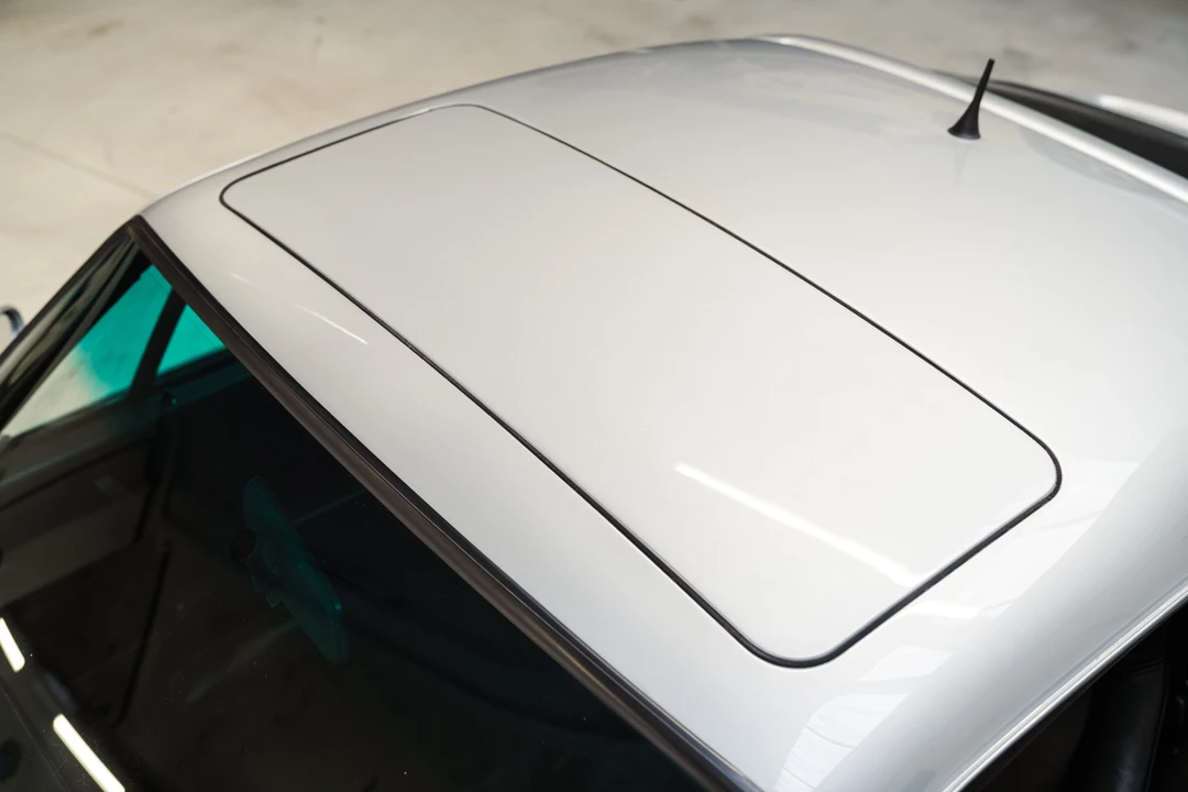 1989 Porsche 964 Carrera 4 - Image 26 of 31