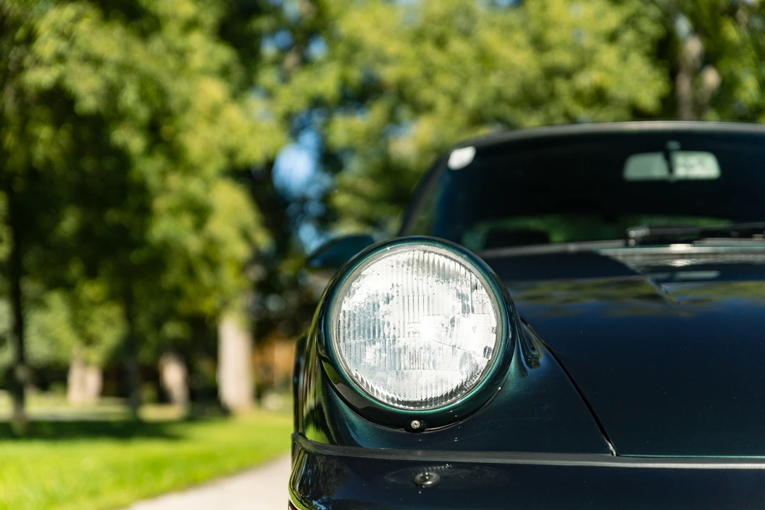1989 Porsche 964 Carrera 4 - Image 27 of 31