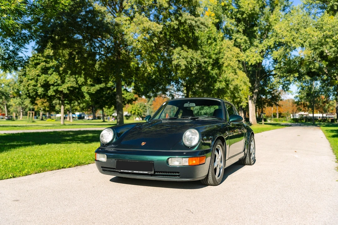1989 Porsche 964 Carrera 4 - Image 10 of 31