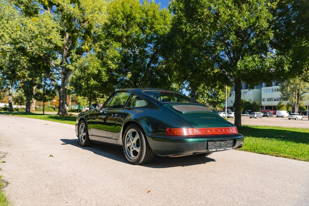 1989 Porsche 964 Carrera 4 - Image 14 of 31