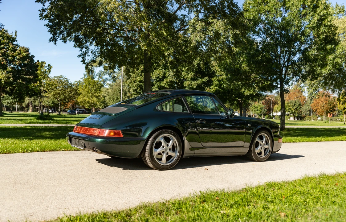 1989 Porsche 964 Carrera 4 - Image 16 of 31