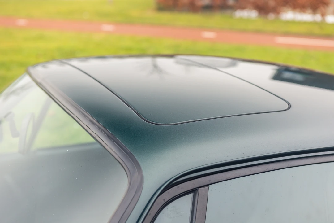 1989 Porsche 964 Carrera 4 - Image 17 of 31