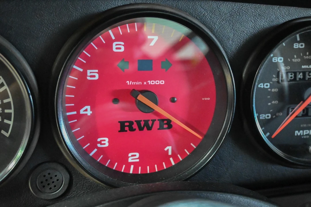 1989 Porsche 964 Carrera 4 - Image 27 of 31