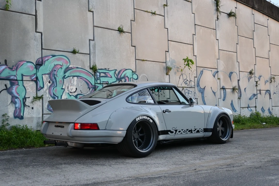 1989 Porsche 964 Carrera 4 - Image 15 of 31