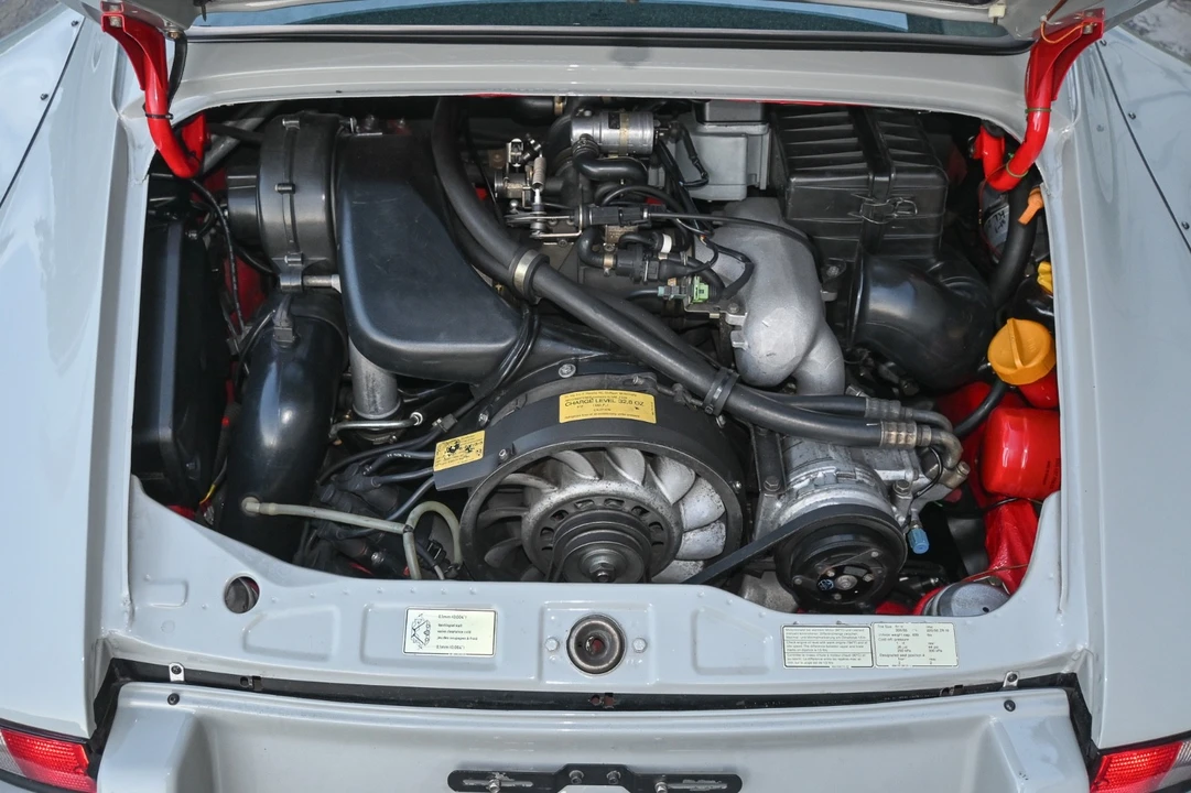 1989 Porsche 964 Carrera 4 - Image 25 of 31