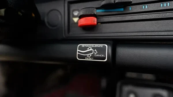 1989 Porsche 911 Carrera 3.2 - Image 27 of 31