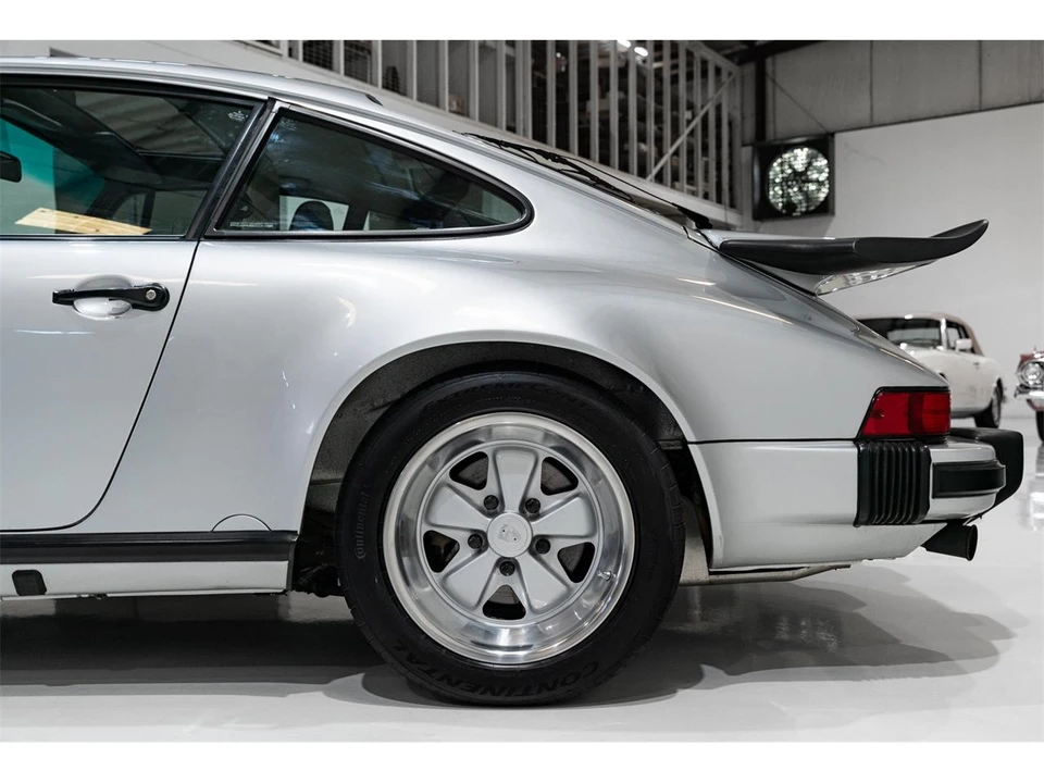 1989 Porsche 911 Carrera 3.2 - Image 11 of 31