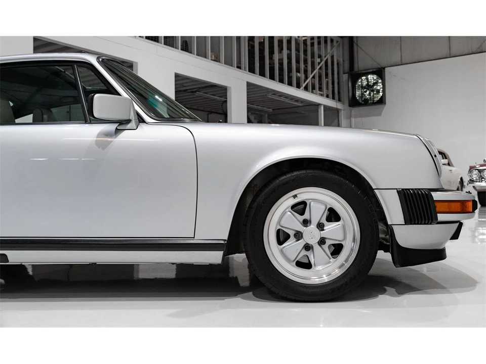 1989 Porsche 911 Carrera 3.2 - Image 16 of 31