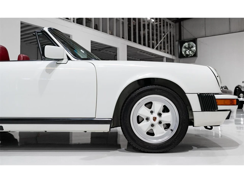 1989 Porsche 911 Carrera 3.2 - Image 17 of 31
