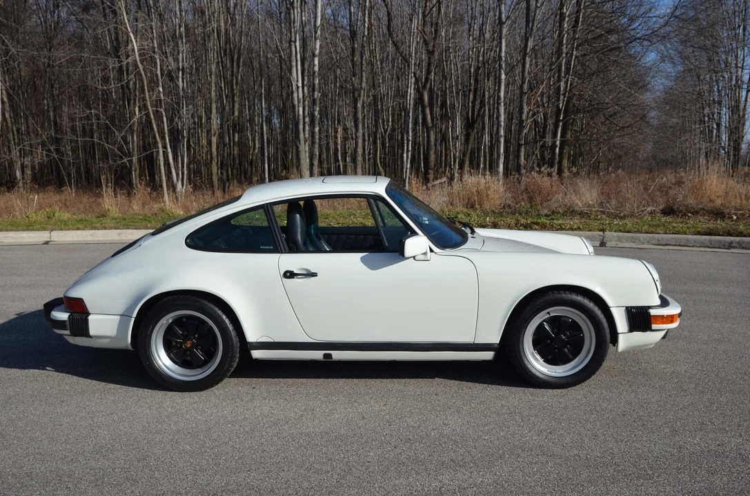 1989 Porsche 911 Carrera 3.2 - Image 9 of 31