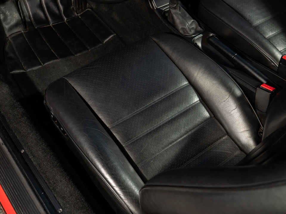 1989 Porsche 964 Carrera 4 - Image 25 of 31