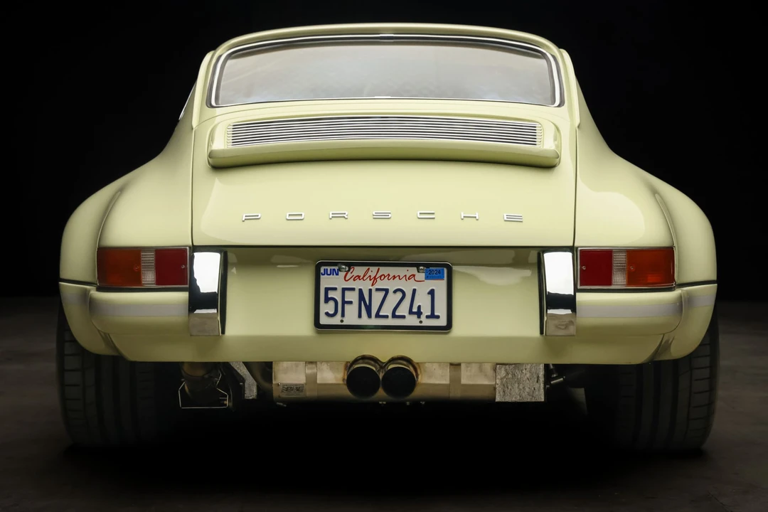 1989 Porsche 964 Carrera 4 - Image 28 of 31