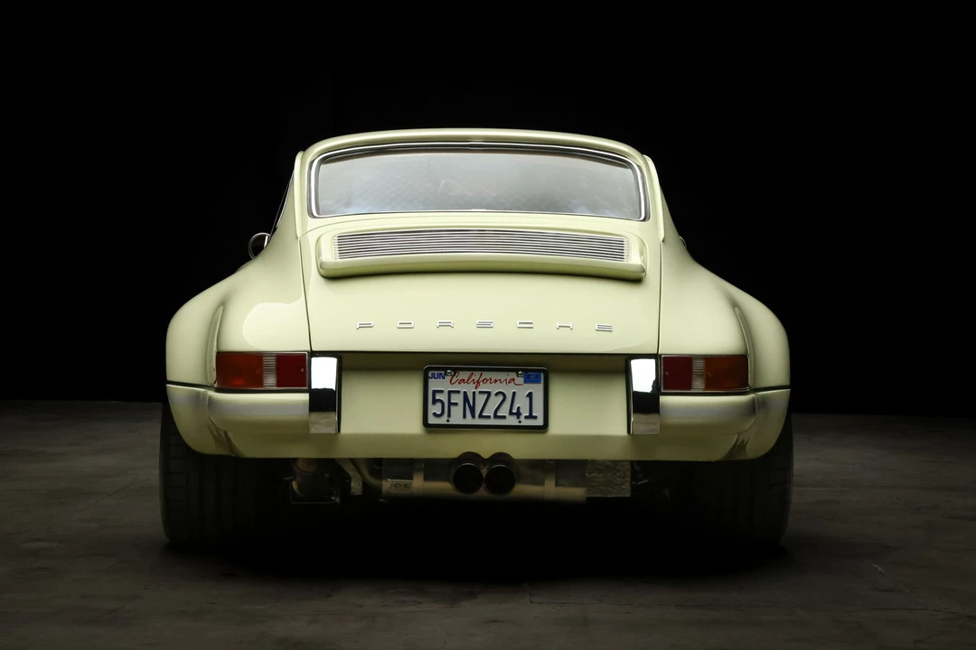 1989 Porsche 964 Carrera 4 - Image 6 of 31