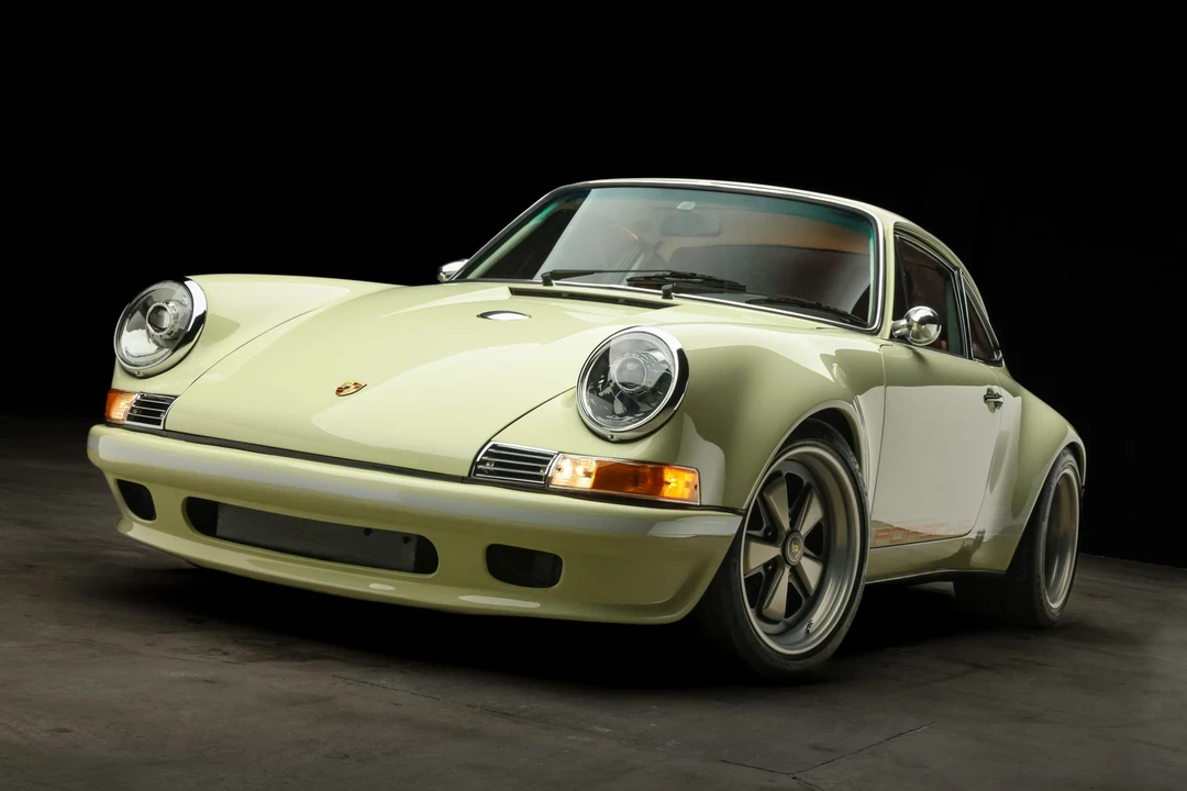 1989 Porsche 964 Carrera 4 - Image 11 of 31