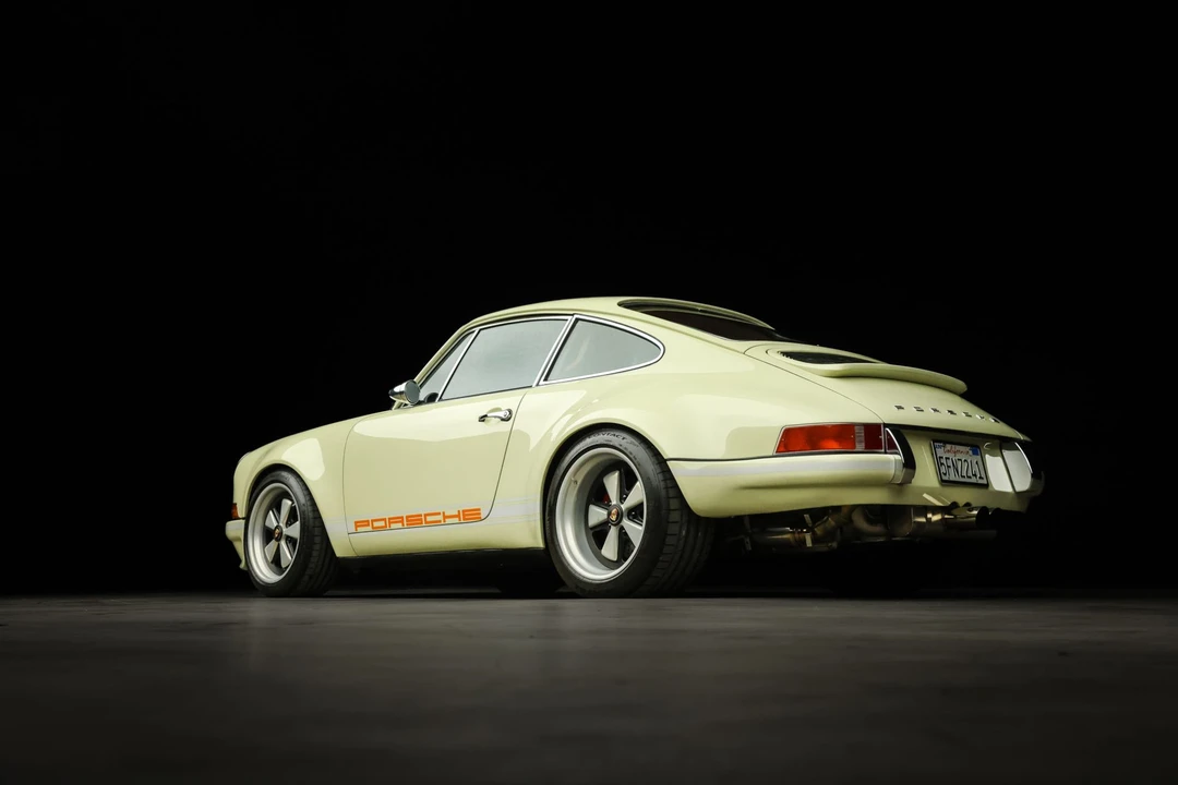 1989 Porsche 964 Carrera 4 - Image 7 of 31
