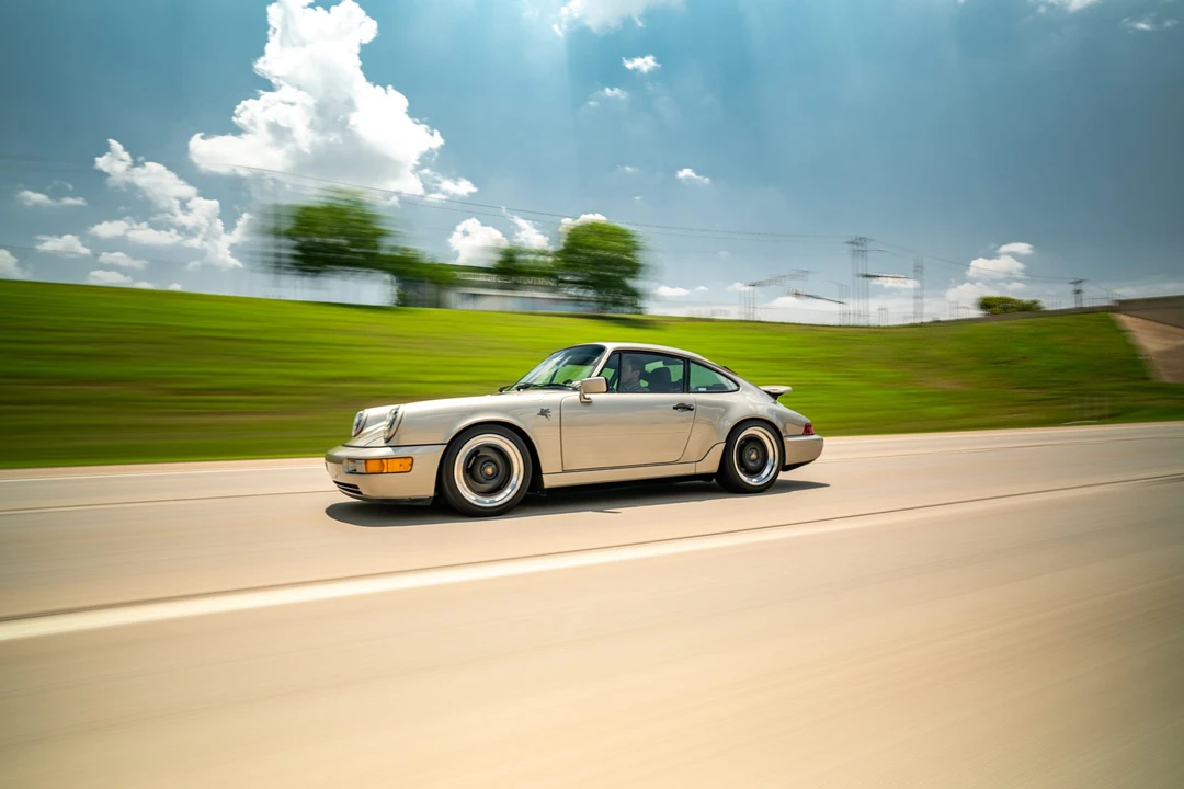 1989 Porsche 964 Carrera 4 - Image 25 of 31