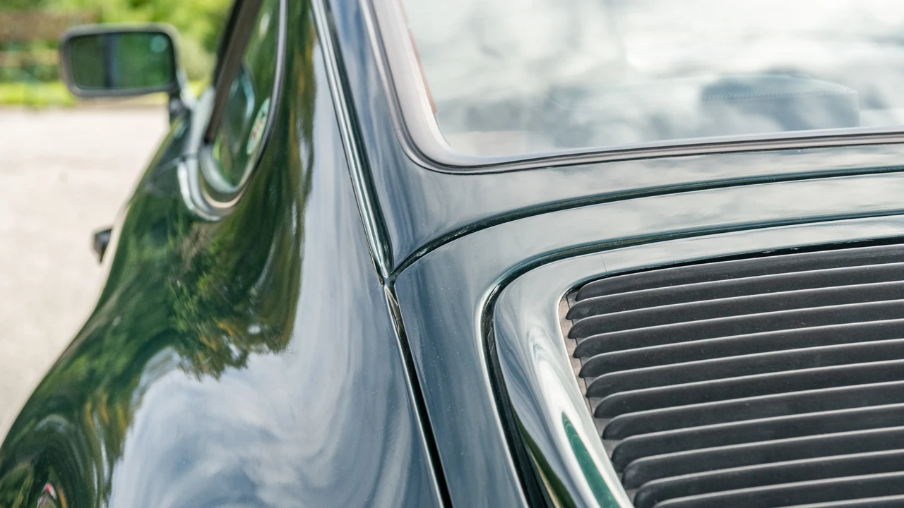 1989 Porsche 964 Carrera 4 - Image 29 of 31