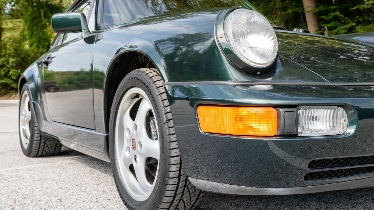 1989 Porsche 964 Carrera 4 - Image 15 of 31
